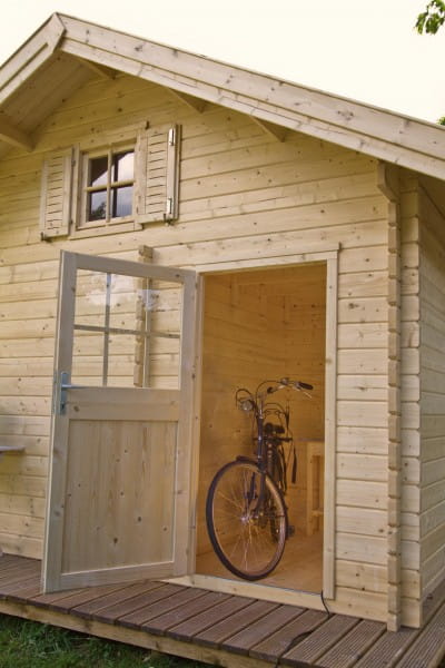 Extra gelieferte Tür zum variablen Einbau in Außen- und Innenwand (BxH: 83,5 x 190 cm)